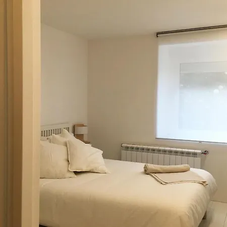 Apartment Golden & White