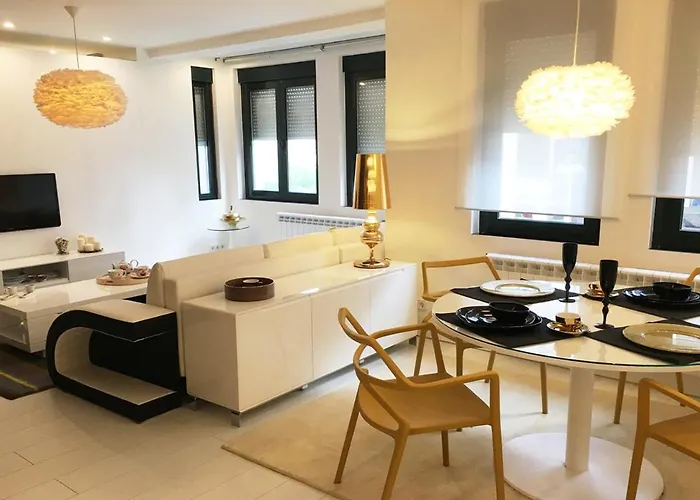 Διαμέρισμα Golden & White Σαντιάγο ντε Κομποστέλα